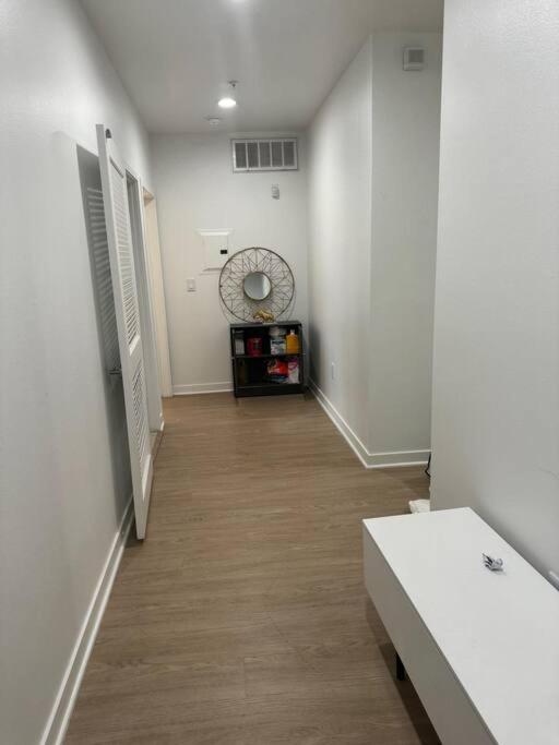 The Carlton- Modern-Luxury 2 Master Suites In Hrt Of Sm Steps To Ocean Ave 洛杉矶 外观 照片