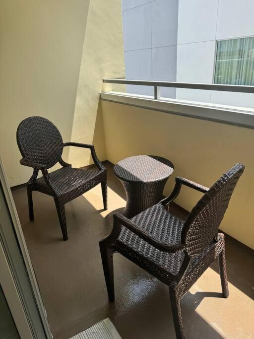 The Carlton- Modern-Luxury 2 Master Suites In Hrt Of Sm Steps To Ocean Ave 洛杉矶 外观 照片