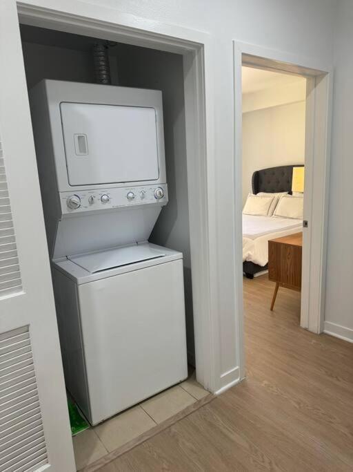 The Carlton- Modern-Luxury 2 Master Suites In Hrt Of Sm Steps To Ocean Ave 洛杉矶 外观 照片