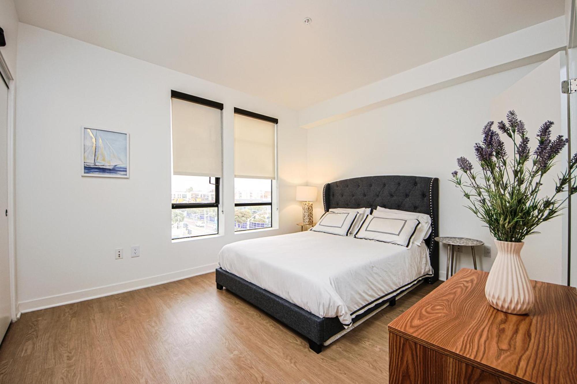 The Carlton- Modern-Luxury 2 Master Suites In Hrt Of Sm Steps To Ocean Ave 洛杉矶 外观 照片